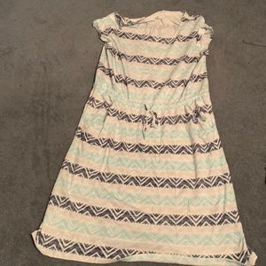 The color is black and white and the brand is Sonoma